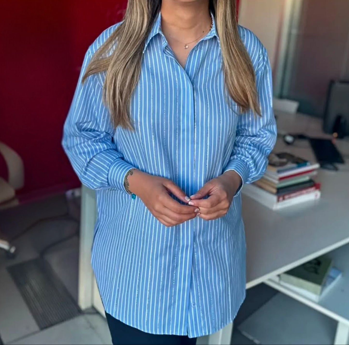 Taşlı Çizgili Mavi Gömlek